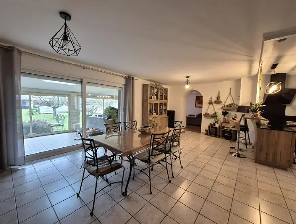 Maison à vendre - VENDEUVRE DU POITOU, 6 pièces