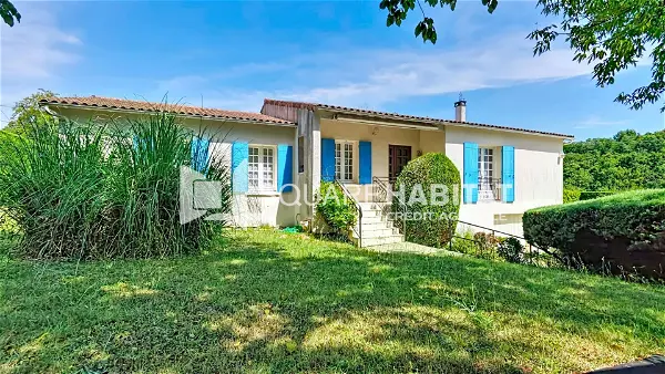 Achat maison 6 pièces - 153m² à St bris des bois (17770)