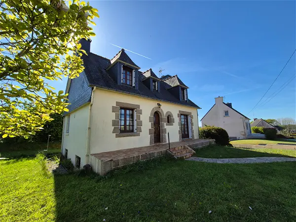 Maison à vendre - CALLAC, 5 pièces
