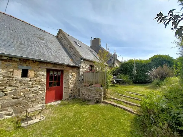 Maison à vendre - PLOUGRESCANT, 9 pièces