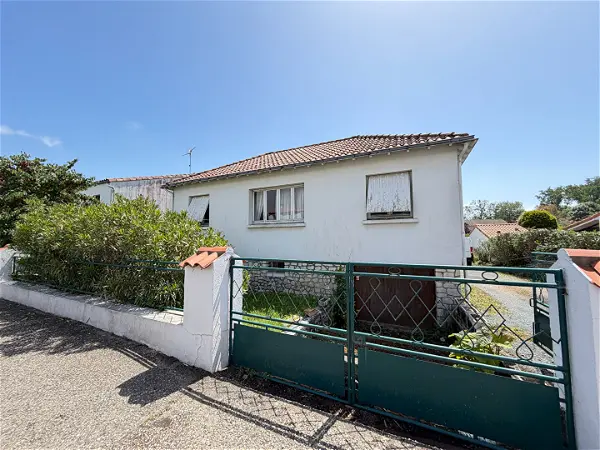 Achat maison 4 pièces - 100m² à Perigny (17180)