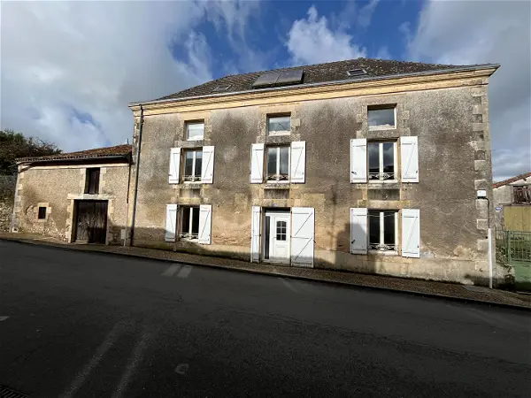 Maison à vendre - LE VIGEANT, 6 pièces