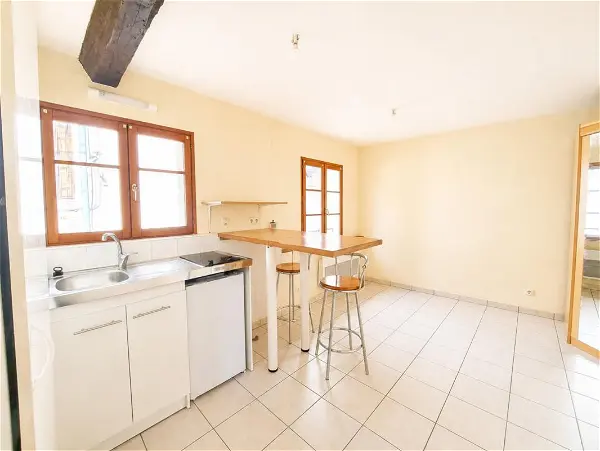 Appartement à louer - Beaurepaire, 1 pièce