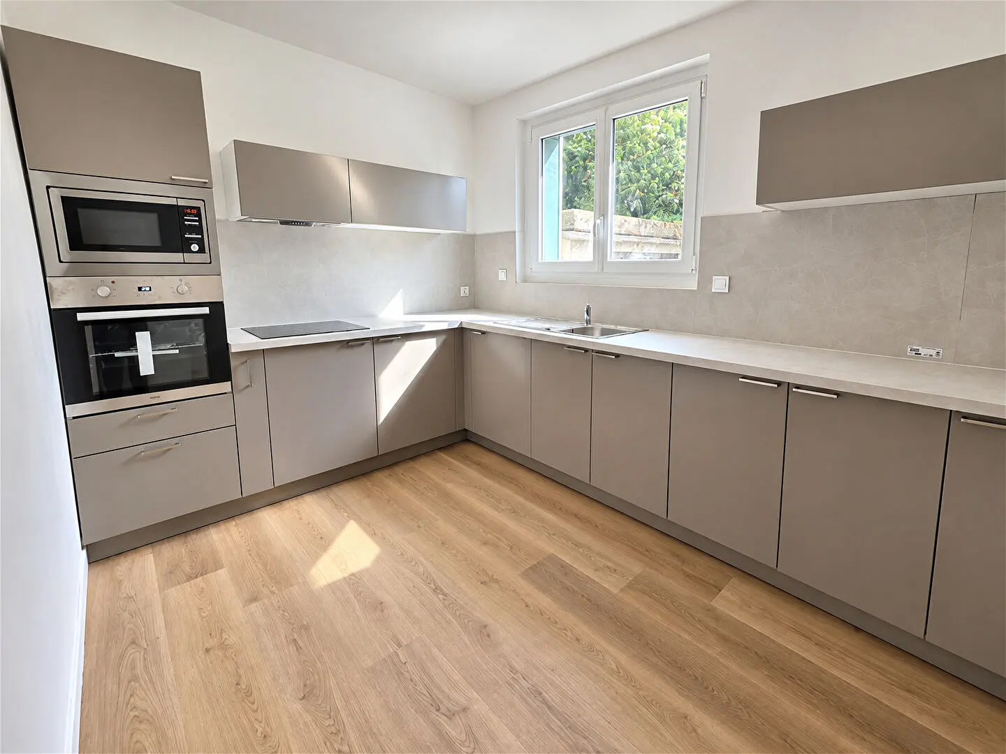 Appartement à Laroche-Saint-Cydroine