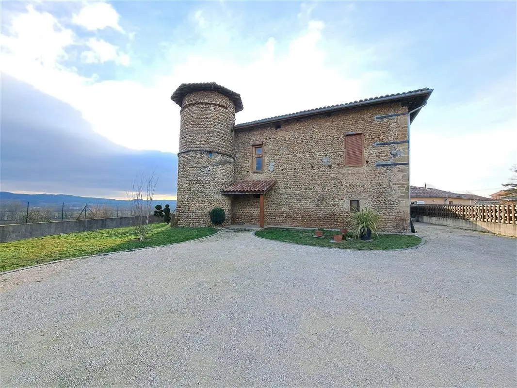 Appartement à Lapeyrouse-Mornay