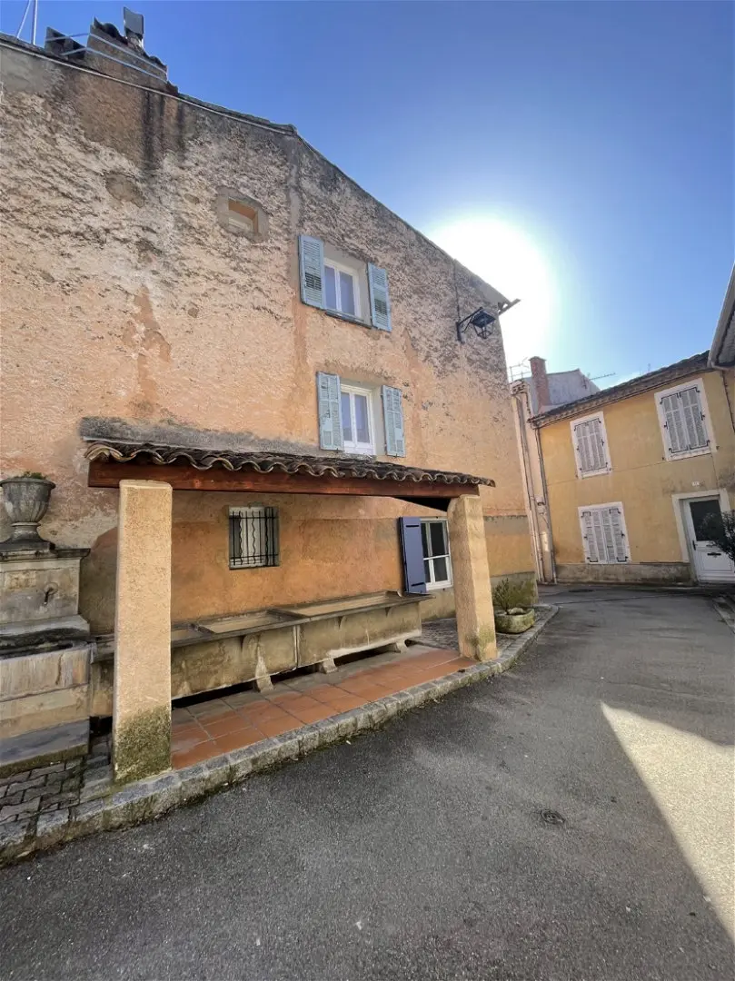 Appartement à Vins-sur-Caramy