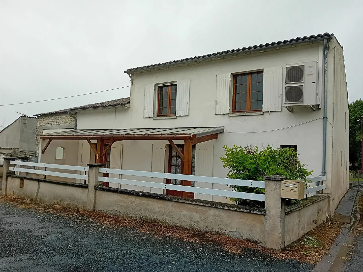 Maison à Antezant-la-Chapelle