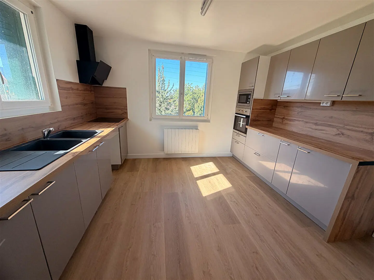 Appartement à Laroche-Saint-Cydroine