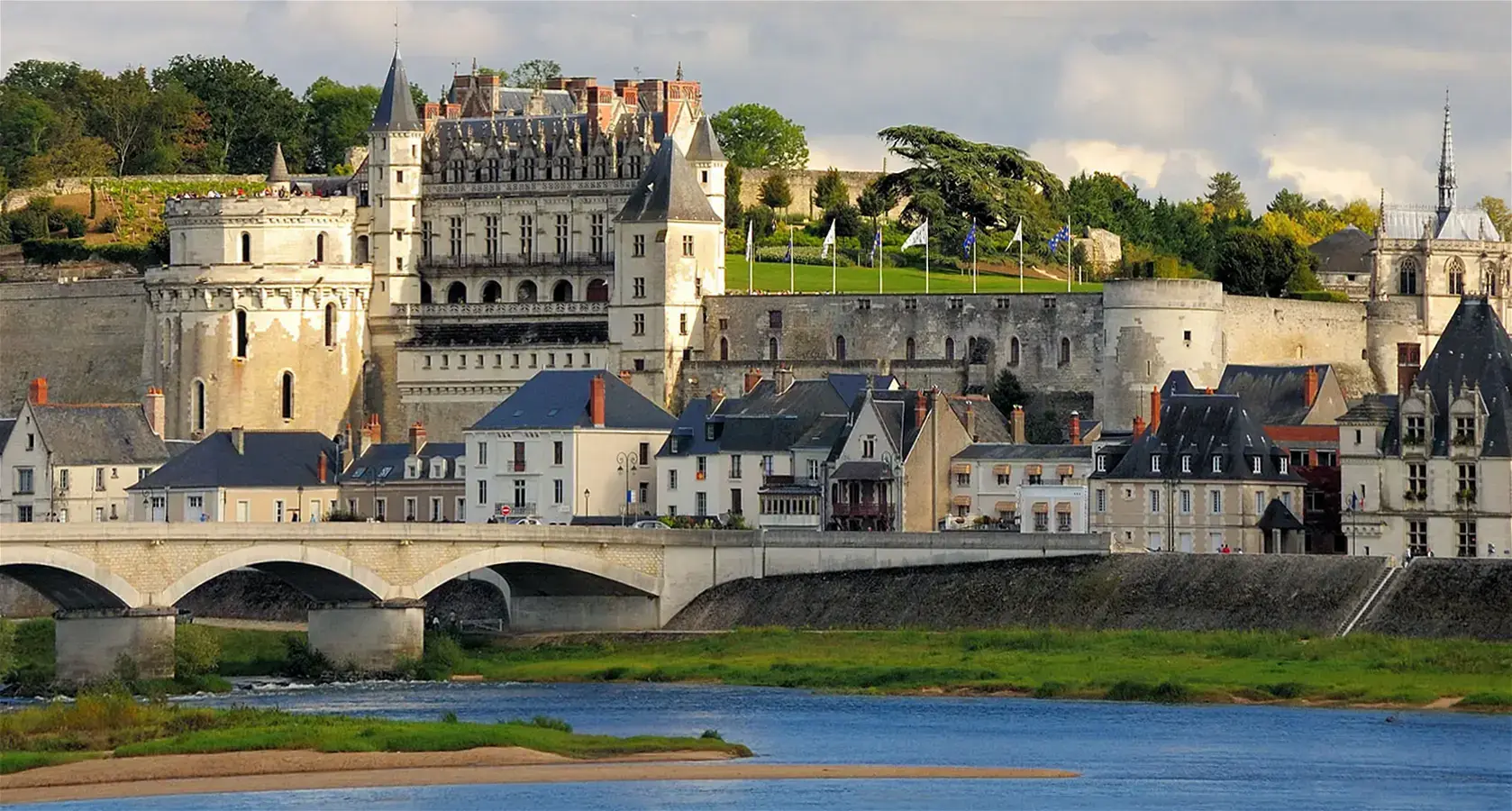 Square Habitat, le réseau d'agences immobiliéres du Crédit Agricole
